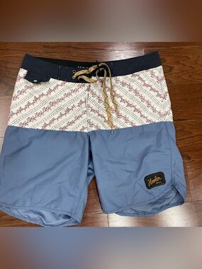 Howler Bros Sz 33 Board Shorts Swim Trunks